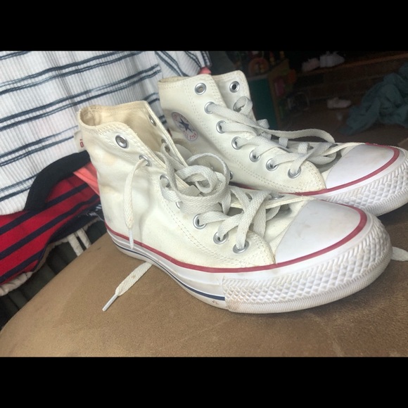 Classic White Converse - Picture 3 of 7